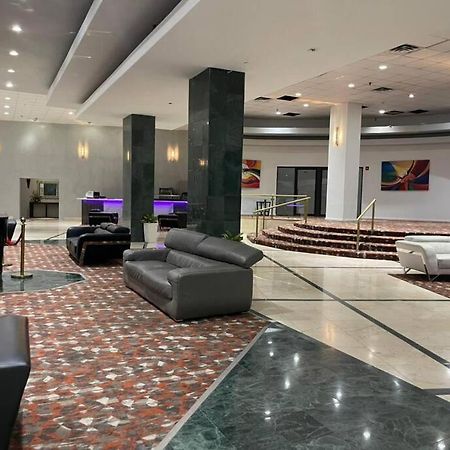 Chic Ocean Front Studio! Apartment Маями Бийч Екстериор снимка